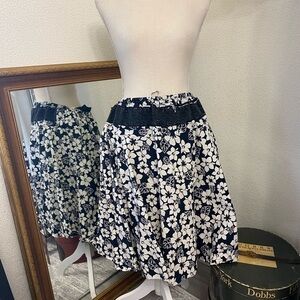 Kaarku black and white Hawaiian print full skirt, OS